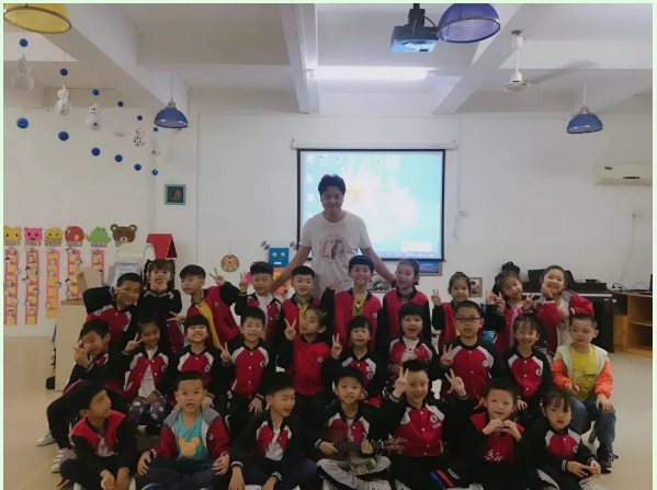 【金裕幼·簡(jiǎn)訊】家長(zhǎng)助教活動(dòng)---走進(jìn)校園，攜手共進(jìn)